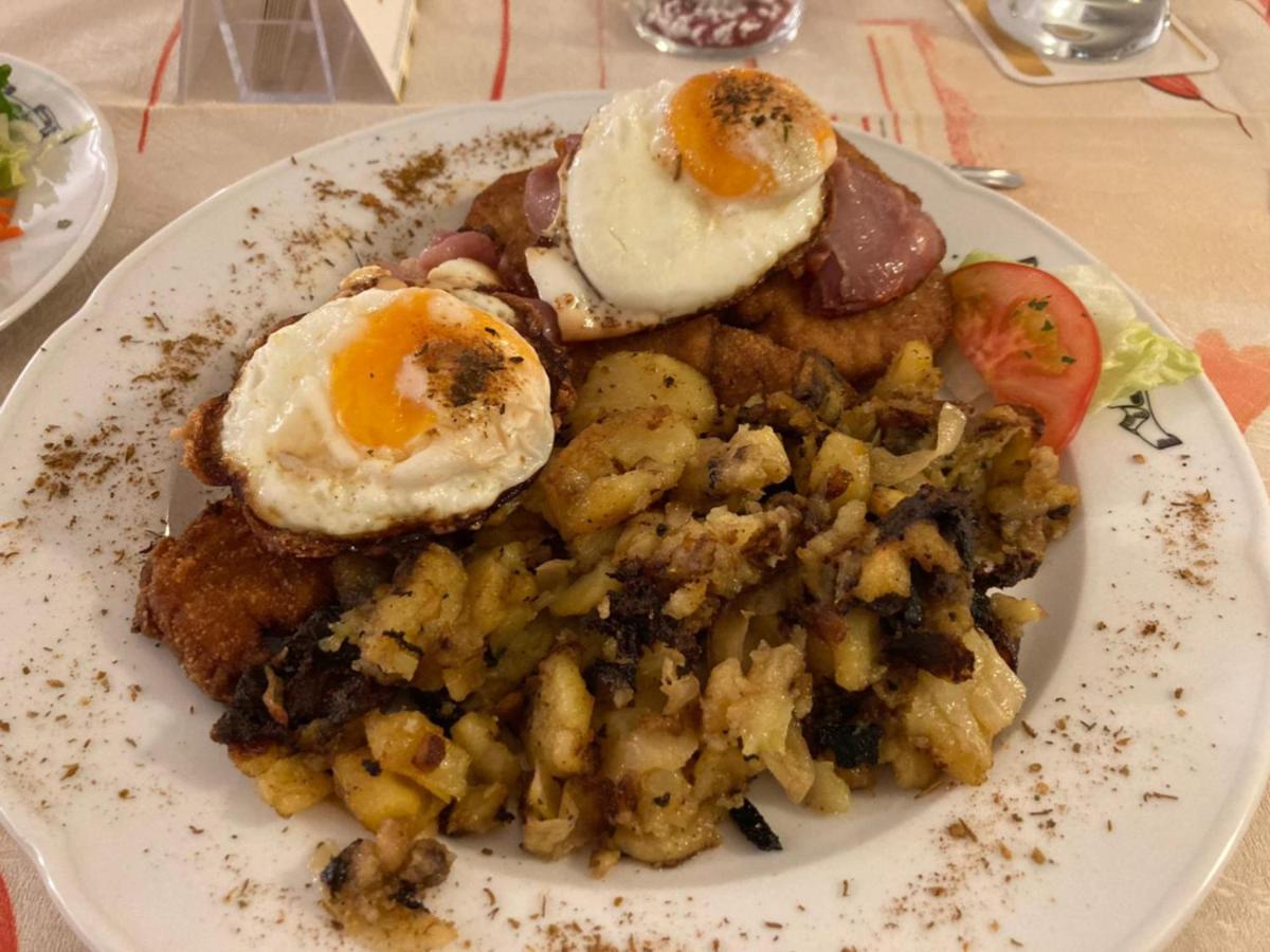 Wollroeder Krug Hotel Guxhagen Kültér fotó