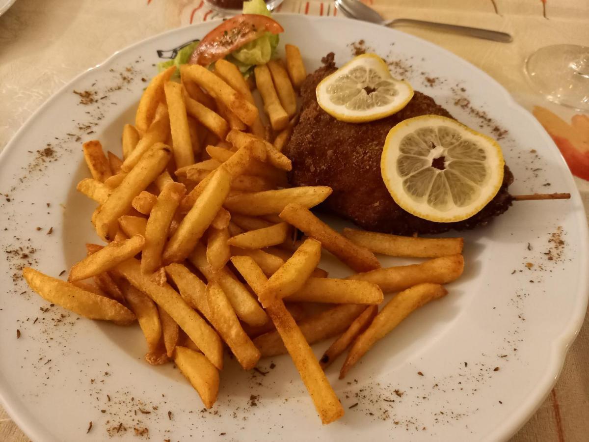 Wollroeder Krug Hotel Guxhagen Kültér fotó